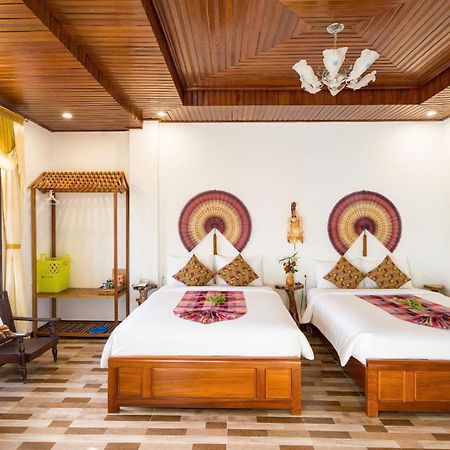 Nipa Riverside Villa Hoi An Exterior photo